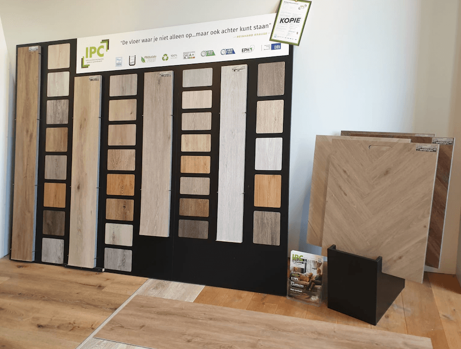 IPC-vloerstalen in de showroom van Nijdam Vloeren in Groningen