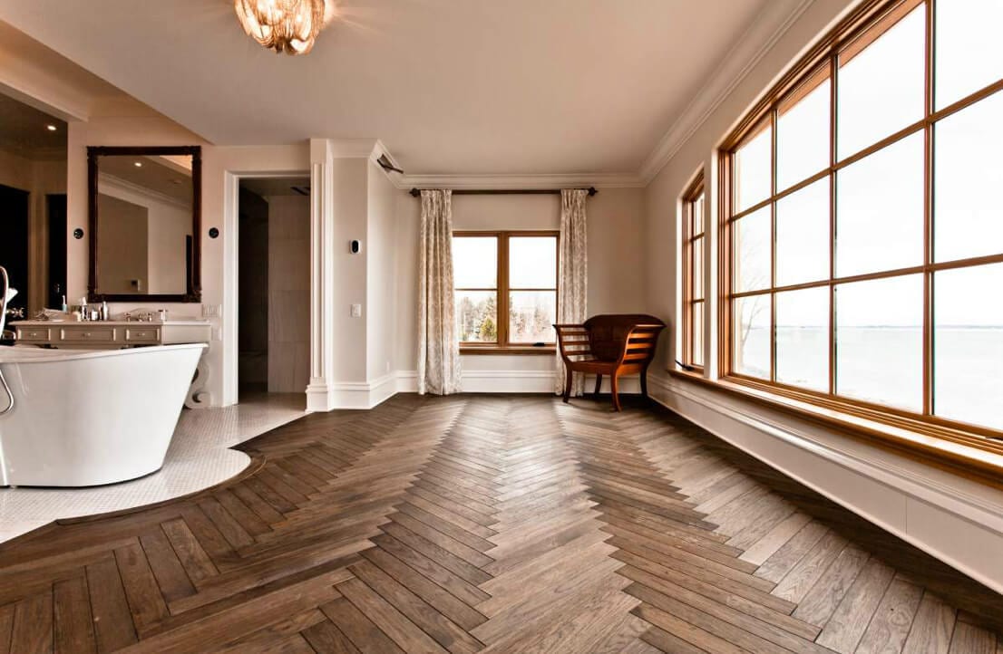 Visgraat pvc vloer in een interieur